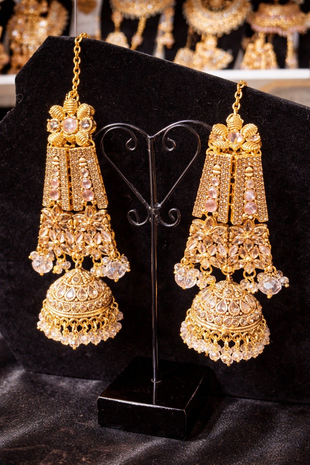 Pure Hyderabadi Golden Bridal Set - Image 2